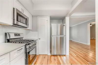880 N McKnight #2S, University City, MO 63132 - Photo 3
