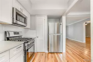880 N McKnight, University City, MO 63132 - Photo 3