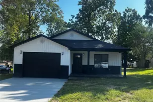 608 Monroe St, Desloge, MO 63601 - Photo 1