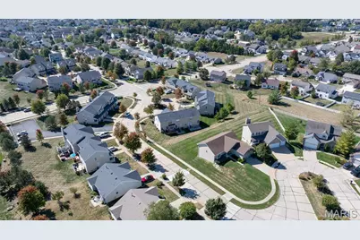 819 Country Field Drive, Lake Saint Louis, MO 63367 - Photo 37