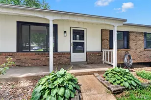 2693 Creekwood Manor Ln, Mehlville, MO 63125 - Photo 3
