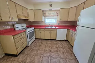 8382 Lonkar Dr, Affton, MO 63123 - Photo 3