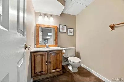 15610 Cedarmill Drive, Chesterfield, MO 63017 - Photo 31