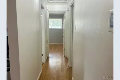 7582 Blackberry Avenue, Saint Louis, MO 63130 - Photo 7