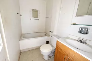 319 St Louis Ave, Ferguson, MO 63135 - Photo 9