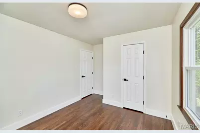 209 N Duchesne Drive, Saint Charles, MO 63301 - Photo 9