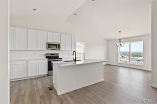 2619 River Blf Wy, Florissant, MO 63031 - Photo 7