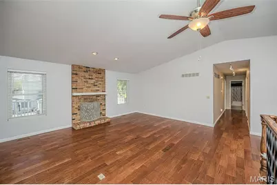 22 Carriage Way W, Saint Peters, MO 63376 - Photo 7