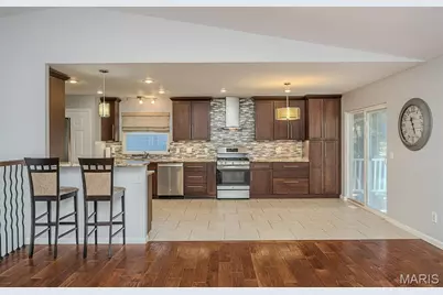 22 Carriage Way W, Saint Peters, MO 63376 - Photo 9