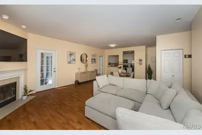10905 Vauxhall Drive, Creve Coeur, MO 63146 - Photo 3