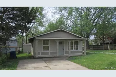 415 Montgomery Street, Saint Charles, MO 63301 - Photo 1