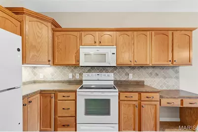 1507 S Old Highway 94 #204, Saint Charles, MO 63303 - Photo 9