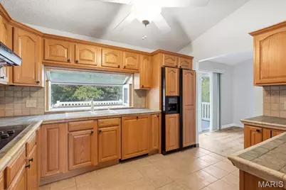 12243 Foxpoint Drive, Maryland Heights, MO 63043 - Photo 3