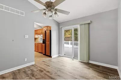 12243 Foxpoint Drive, Maryland Heights, MO 63043 - Photo 15