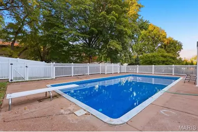12243 Foxpoint Drive, Maryland Heights, MO 63043 - Photo 45