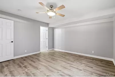 12243 Foxpoint Drive, Maryland Heights, MO 63043 - Photo 27