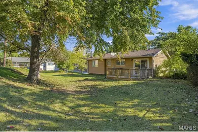 2391 Wesglen Estates Drive, Maryland Heights, MO 63043 - Photo 33