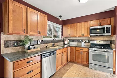2391 Wesglen Estates Drive, Maryland Heights, MO 63043 - Photo 17