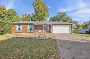 10692 Foxpath Dr, Saint Louis, MO 63137 - Photo 1