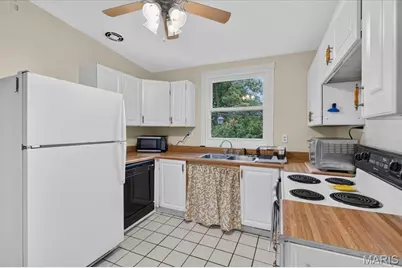 4901 Mount Royal Road, Saint Louis, MO 63128 - Photo 9