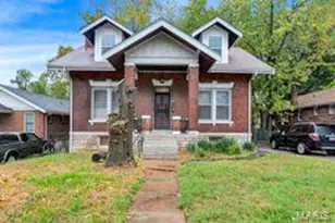 8209 St Charles Ln, Saint John, MO 63114 - Photo 1