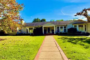 2 Warson Ln, Ladue, MO 63124 - Photo 1