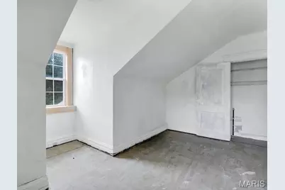 8209 Saint Charles Lane, Saint John, MO 63114 - Photo 13