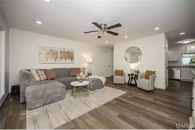 3049 Arrowhead Point Drive, Oakville, MO 63129 - Photo 5