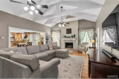9059 Whitehaven Drive, Saint Louis, MO 63123 - Photo 3