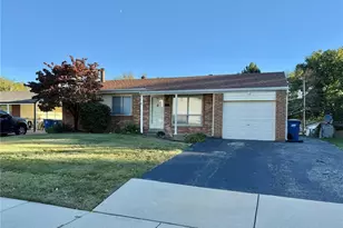 11716 Hollycrest Dr, Saint Louis, MO 63043 - Photo 1