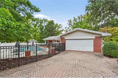 301 Graeser Road N, Creve Coeur, MO 63141 - Photo 25