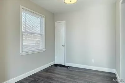 8135 Canton Avenue, University City, MO 63130 - Photo 5