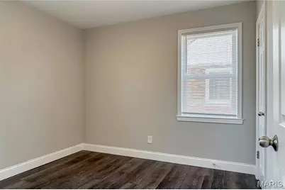 8135 Canton Avenue, University City, MO 63130 - Photo 13