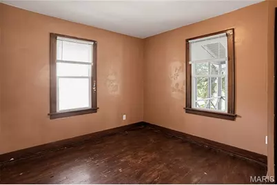 300 S Clark Avenue, Ferguson, MO 63135 - Photo 15