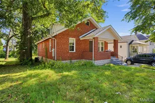 300 S Clark Ave, Ferguson, MO 63135 - Photo 1