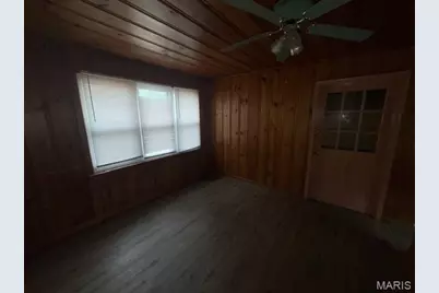 333 S Elizabeth Avenue, Ferguson, MO 63135 - Photo 9