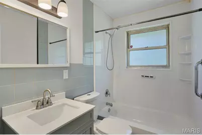 5673 Parchester Drive, Saint Louis, MO 63121 - Photo 13