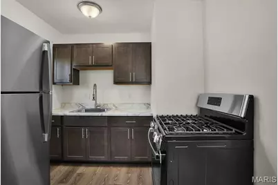 5673 Parchester Drive, Saint Louis, MO 63121 - Photo 11