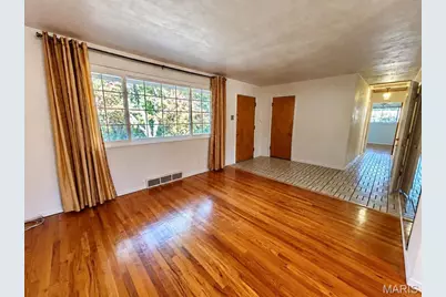 10056 Briarwood Drive, Saint Louis, MO 63124 - Photo 3