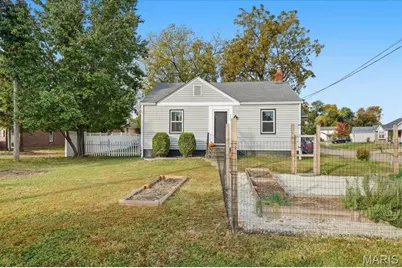 3033 Doddridge Avenue, Maryland Heights, MO 63043 - Photo 1