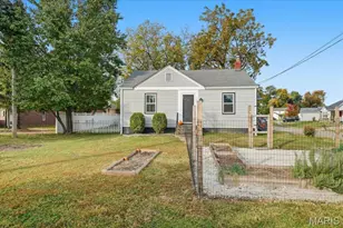 3033 Doddridge Ave, Maryland Heights, MO 63043 - Photo 1