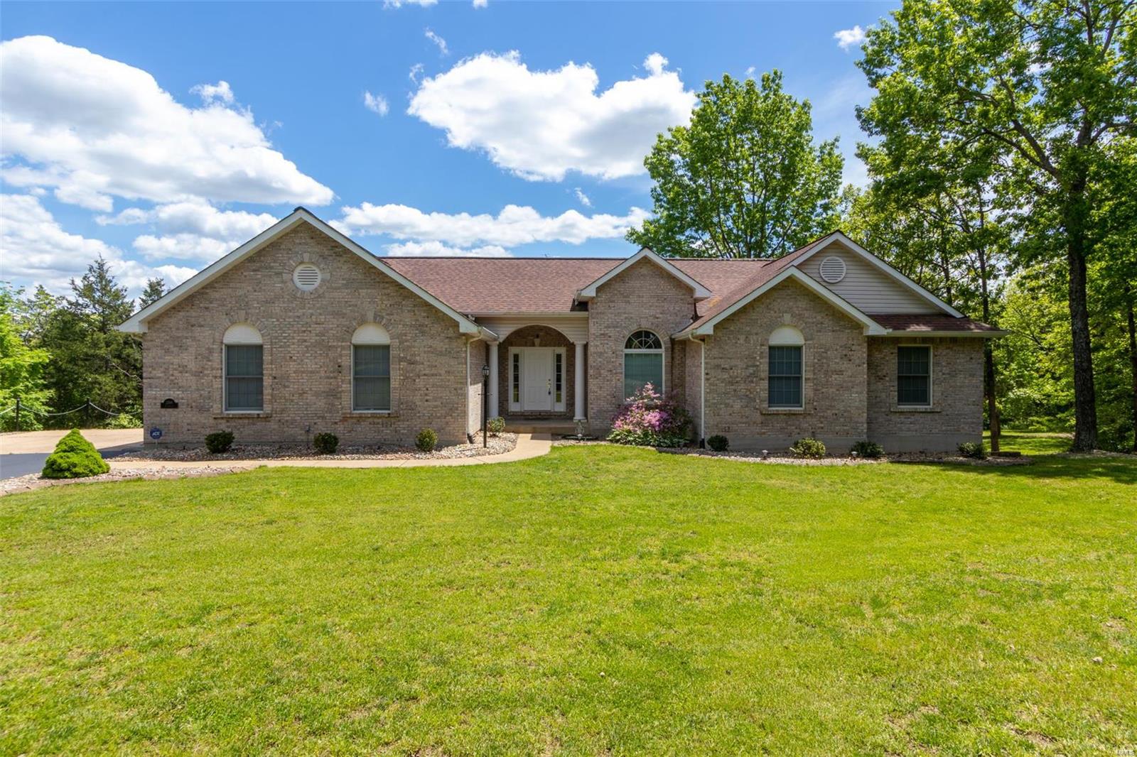 2498 Stonegate, Festus, MO 63028 - MLS 20029293 - Coldwell Banker