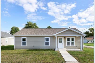 703 West Locust Street, Bowling Green, MO 63344 - Photo 1