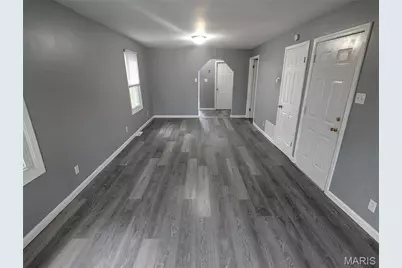 10544 Decker Avenue, Saint Louis, MO 63114 - Photo 1