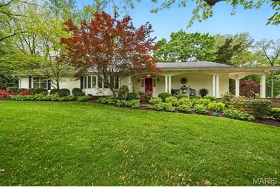 915 Woodshire Lane, Creve Coeur, MO 63141 - Photo 1