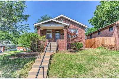 1717 Yale Avenue, Saint Louis, MO 63117 - Photo 1