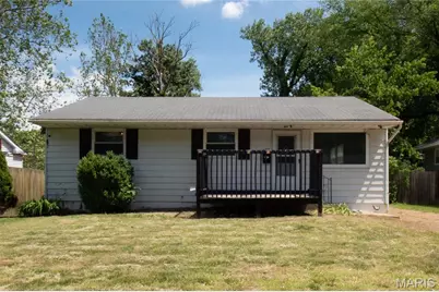 135 Dundee Circle, Saint Louis, MO 63137 - Photo 1
