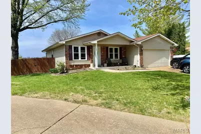 12 Sullivan Oaks Place, Florissant, MO 63031 - Photo 1