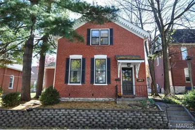 557 Washington Street, Saint Charles, MO 63301 - Photo 1