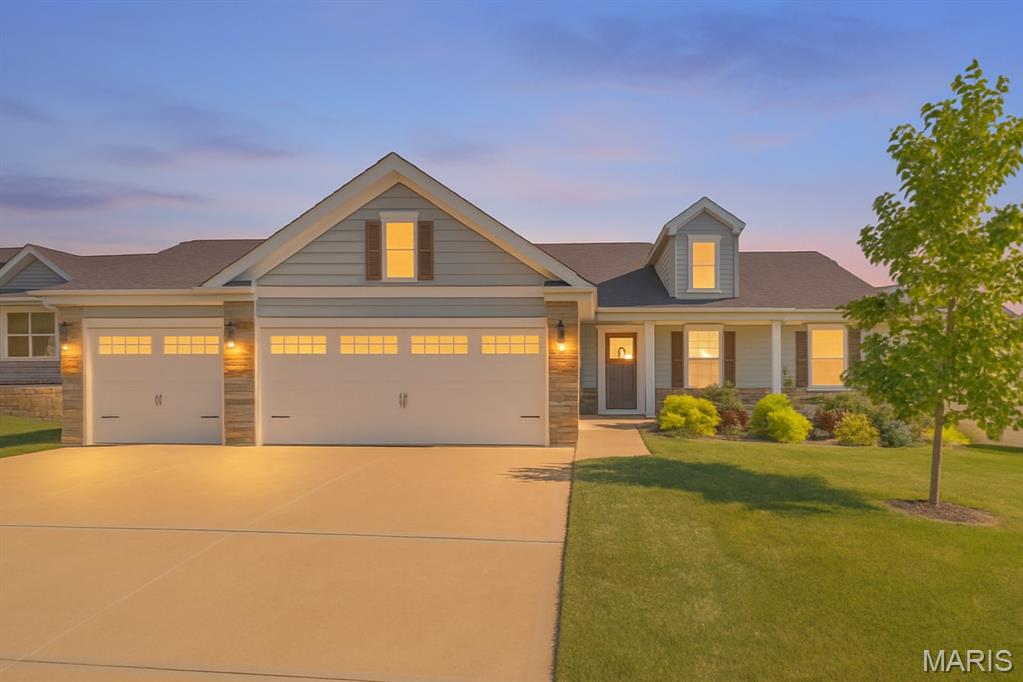Photo inspiration: Fresh Look at 23 Austin Oaks Dr Moscow Mills Mo 63362 Mls 25029453